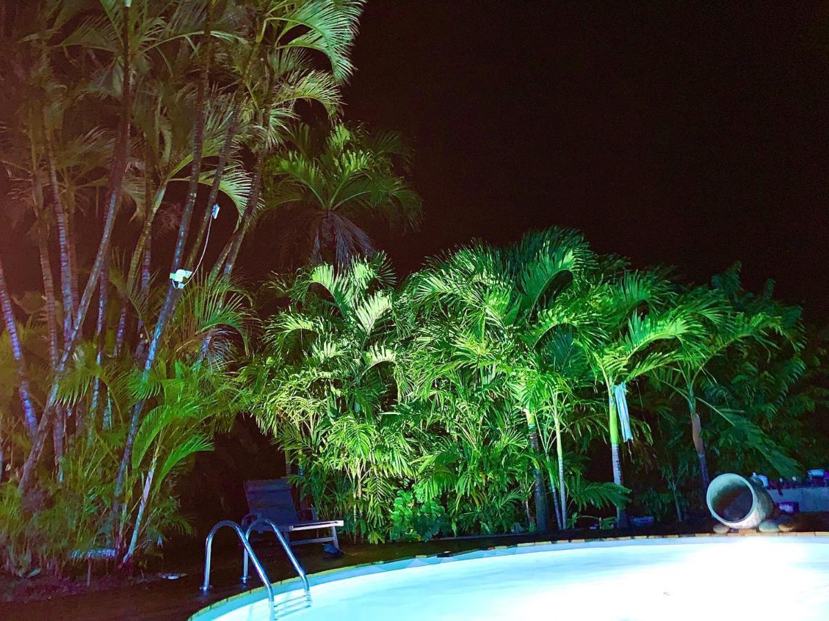 Lodge Pamplemousse Avec Piscine Privative , Dans Parc Calme A 500 M Plage Le Carbet Ngoại thất bức ảnh
